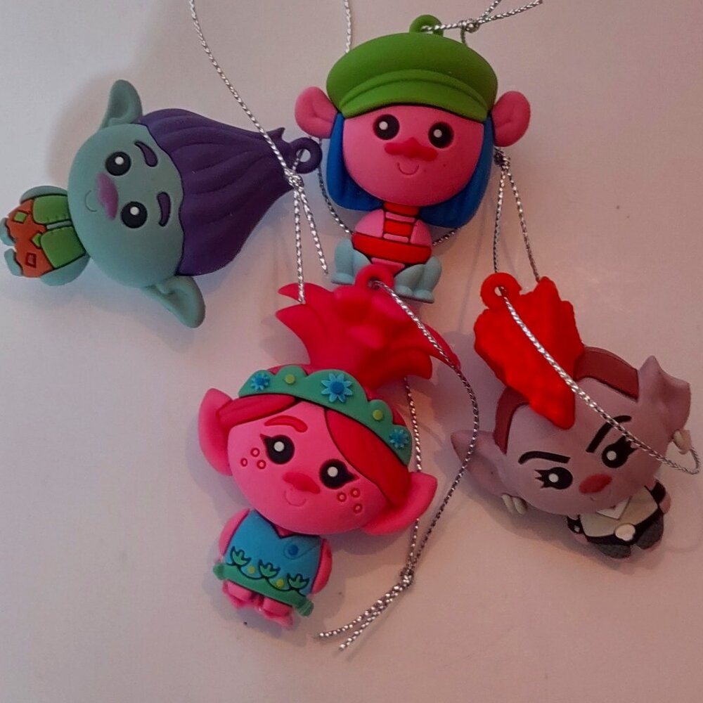 Trolls World Tour Set of 4 Christmas Mystery Ornaments - Picture 3 of 10